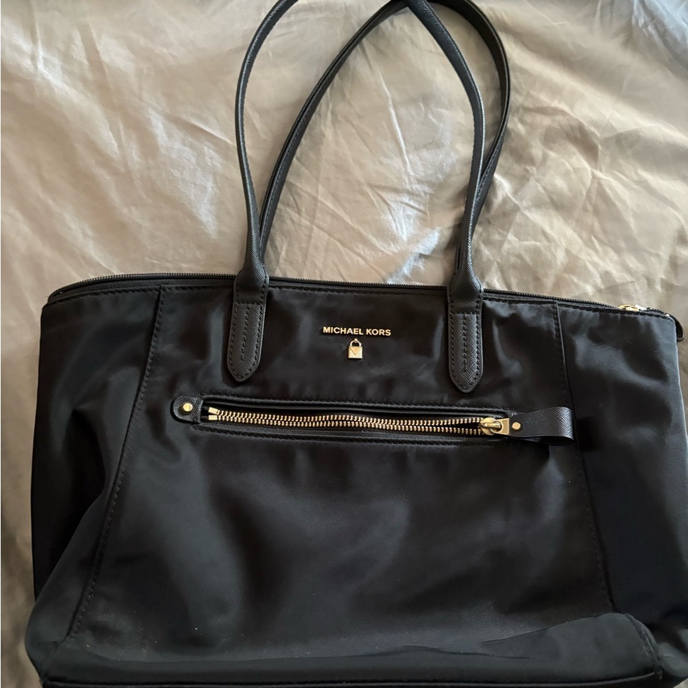 Michael Kors Women's Kelsey Medium Top Zip Tote